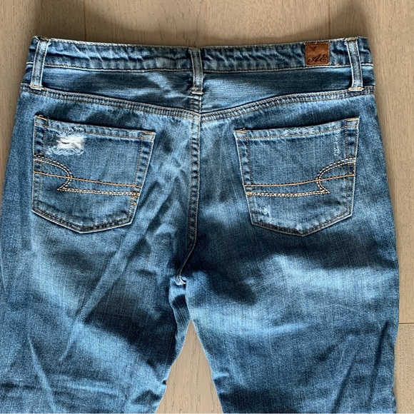 American Eagle Medium Blue Mid-Rise Distressed Straight Jeans - Picture 4 of 9